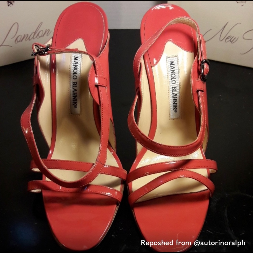 Classic Manolo Blahnik!